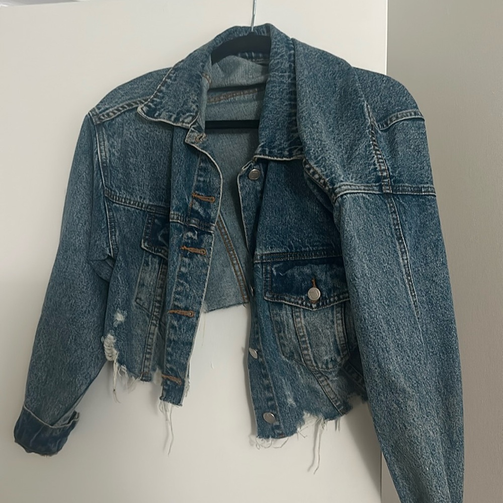 Kittenish crop Jean jacket